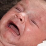 bayi menangis malam