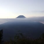 mendaki bukit si kunir