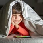 5 Dampak Negatif Akibat Anak Sering Bermain Ponsel foto: (pexels)